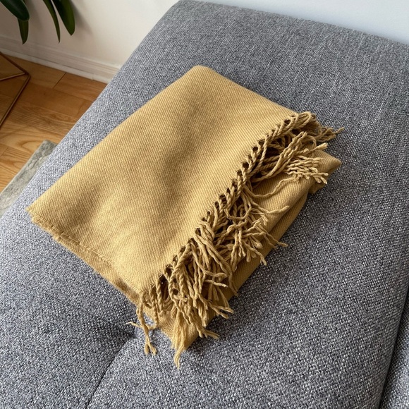 3/22 🧡 Mustard tan fringe long scarf - Picture 1 of 3